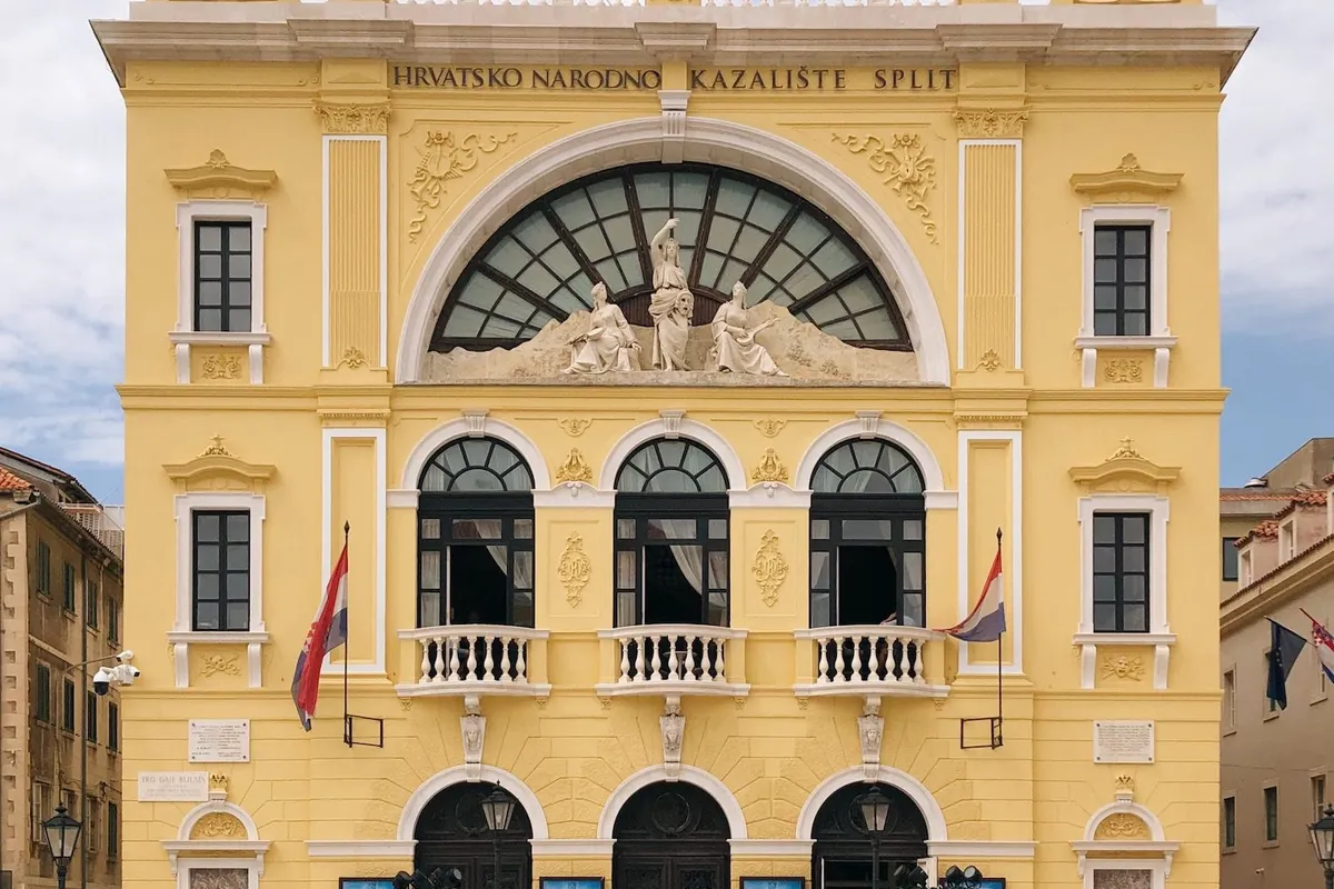 Teatrin DVA Ferala - Photo 1