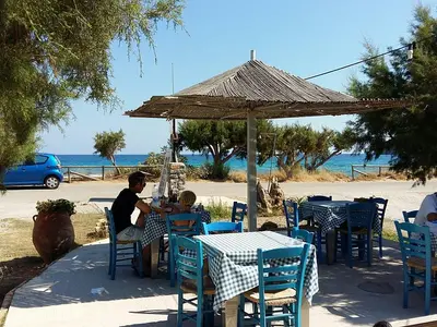Dolphin Tavern - Photo 3