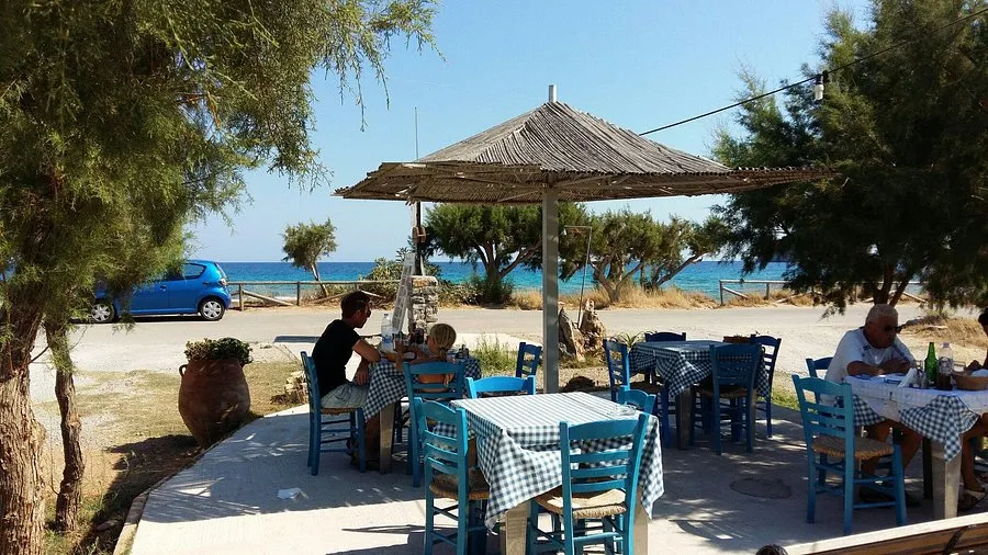 Dolphin Tavern - Photo 3