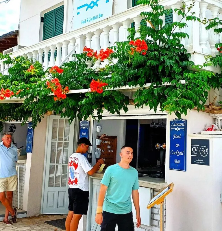 Harbor Café - Photo 3