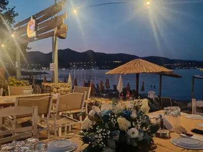 Frog Beach Lounge & Grill - Photo 1
