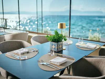 7 Seas Restaurant & Bar - Photo 2