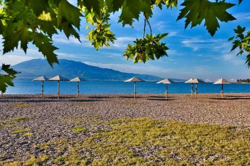 Nafpaktos Beach - Photo 2