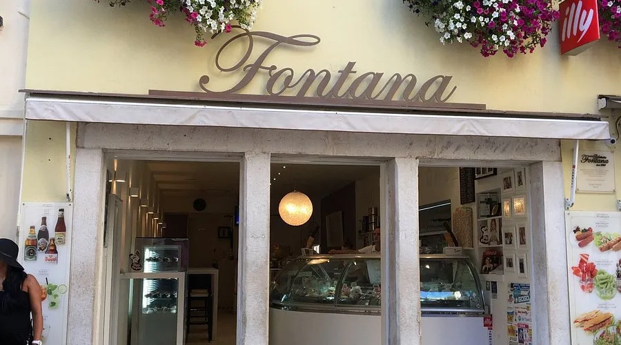 Fontana - Photo 2