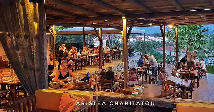 Vardianna Taverna - Photo 1
