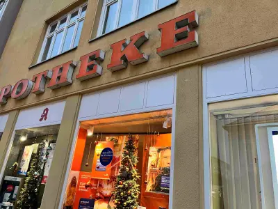 Spandauer Apotheke - Photo 1
