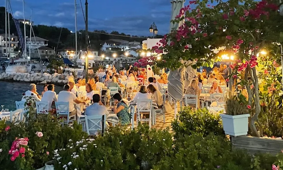 Taverna Maza - Photo 2