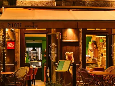 Newport Café - Photo 1