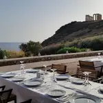 Naos Cafe Restaurant