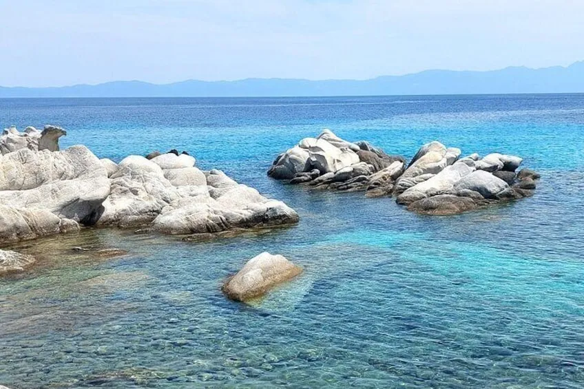rock in the water - Photo 5