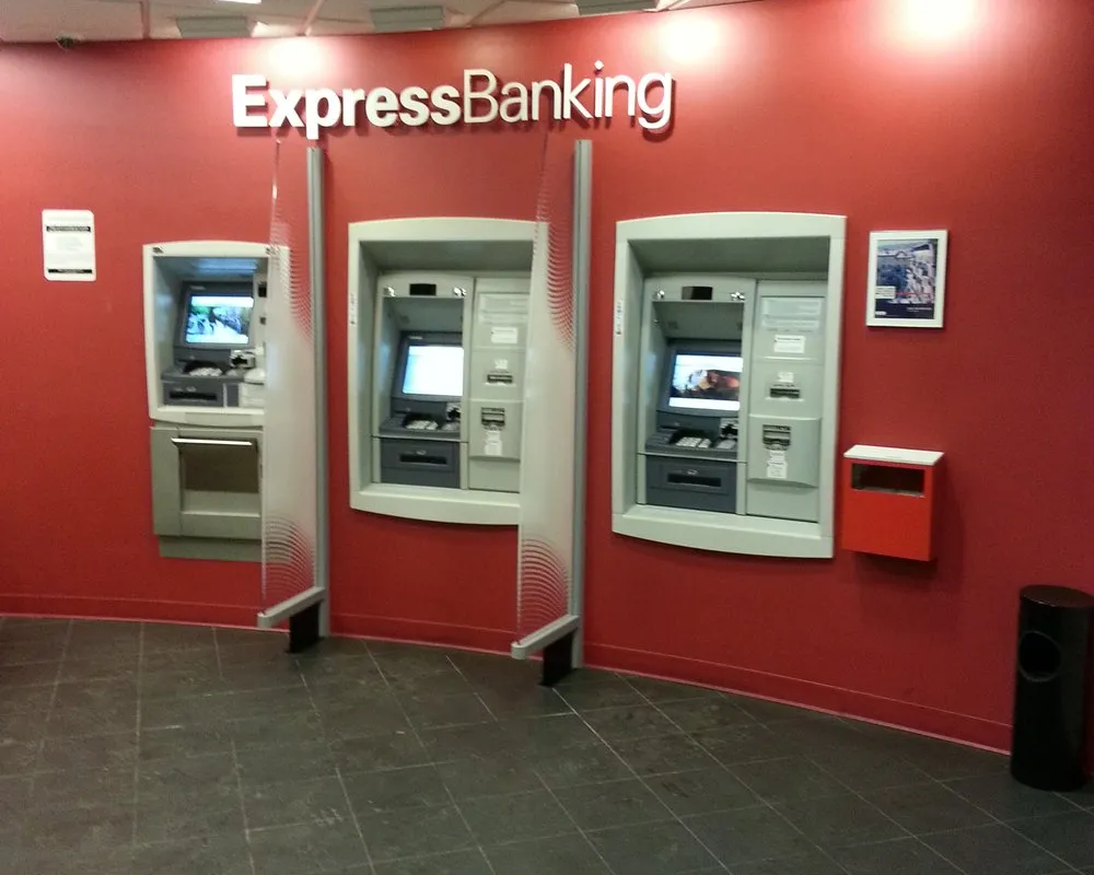 HSBC - Photo 1