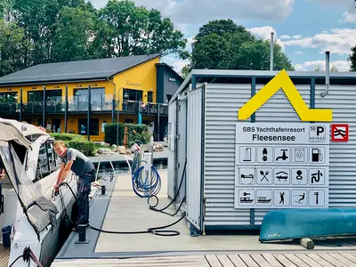 Fuel Dock - Photo 2