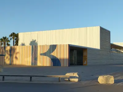 Auditorio y Palacio de Congresos El Batel - Photo 2