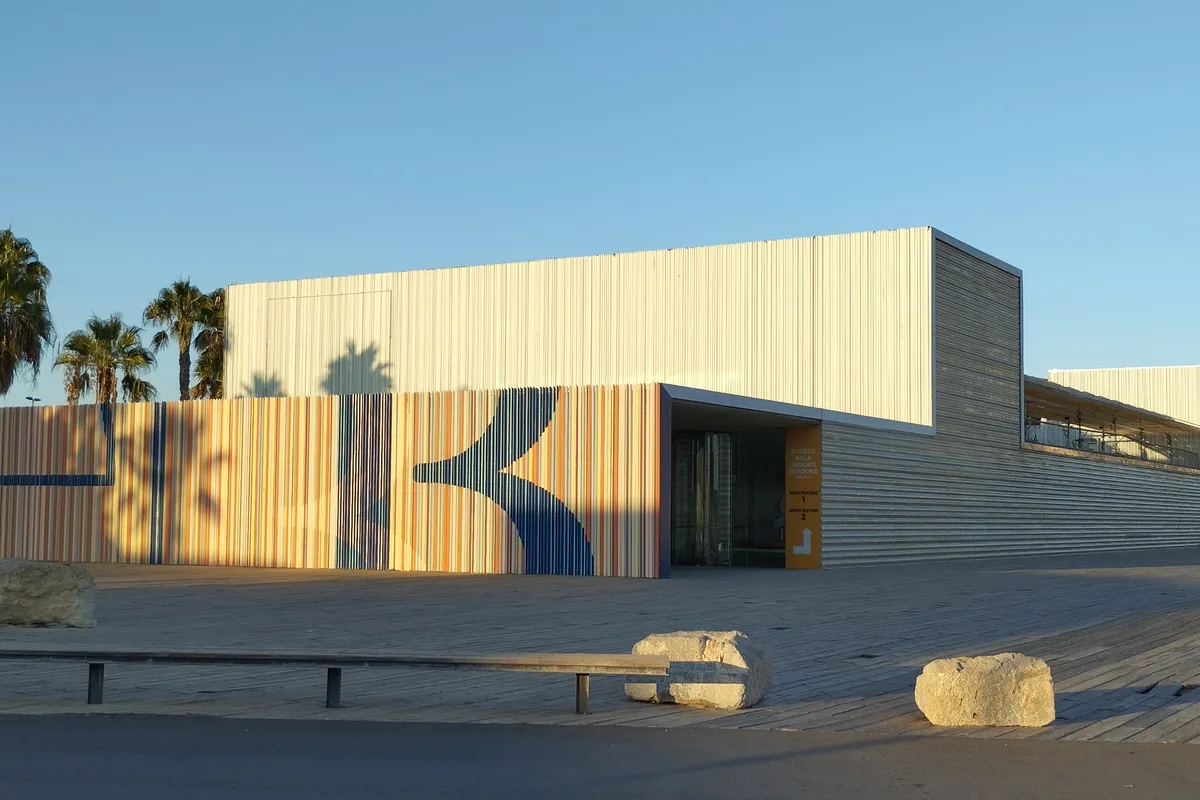 Auditorio y Palacio de Congresos El Batel - Photo 2