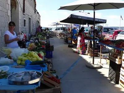 Plus market - Photo 1