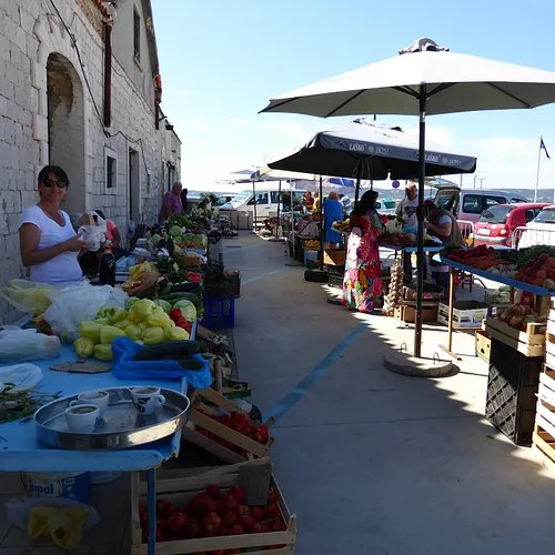 Plus market - Photo 1