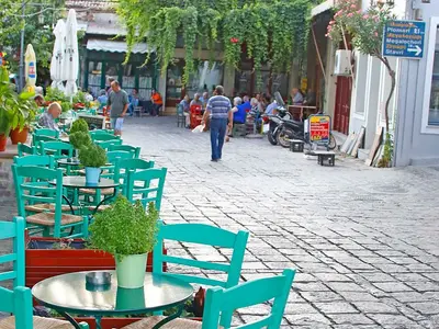 Tsiras Cafe - Photo 1