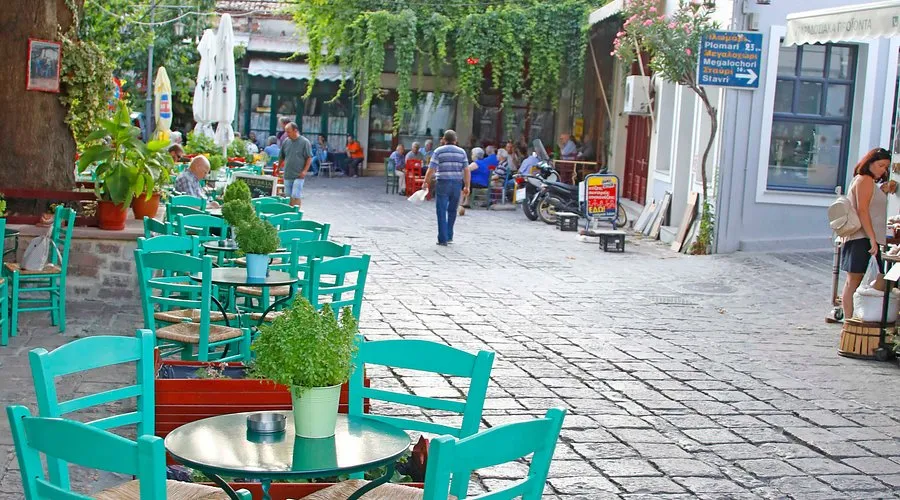 Tsiras Cafe - Photo 1
