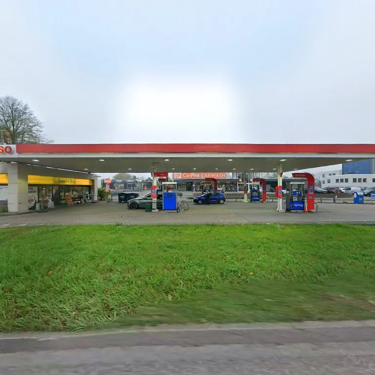 Esso - Photo 1