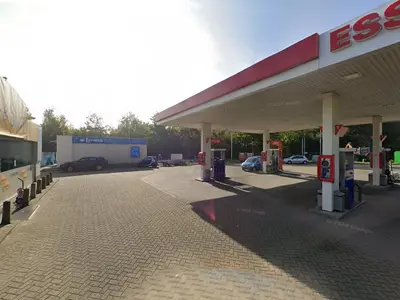 Esso - Photo 5