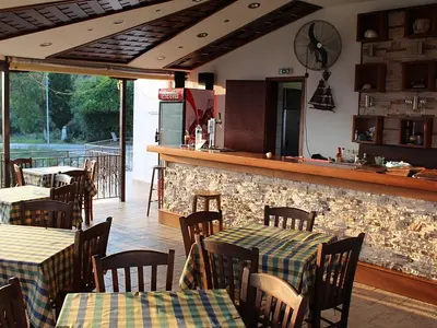 Lakis - Photo 1