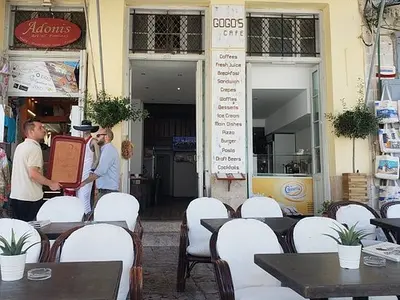 Gogo's Cafe - Photo 1