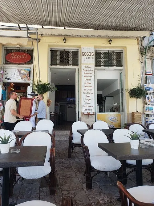Gogo's Cafe - Photo 1