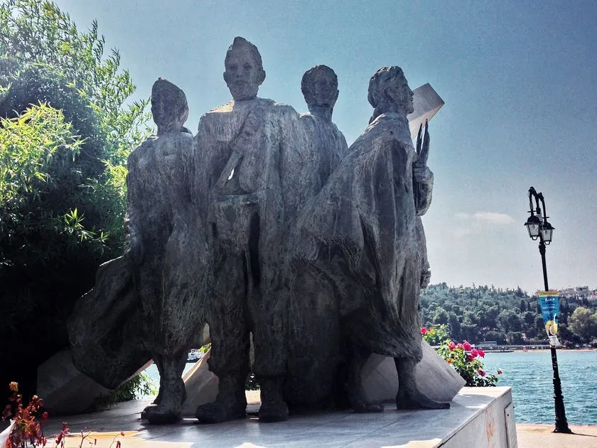 National Resistance Monument (statues) - Photo 3