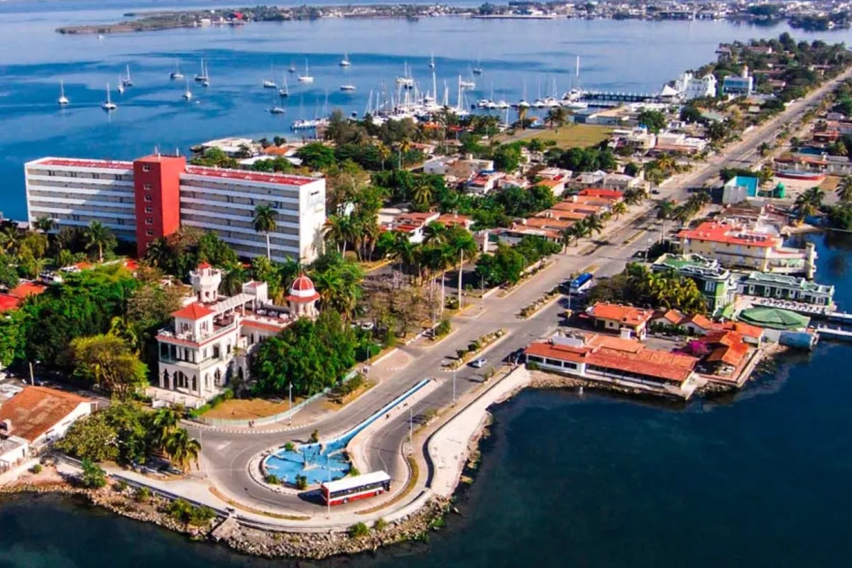 Cadeca Punta Gorda - Photo 2