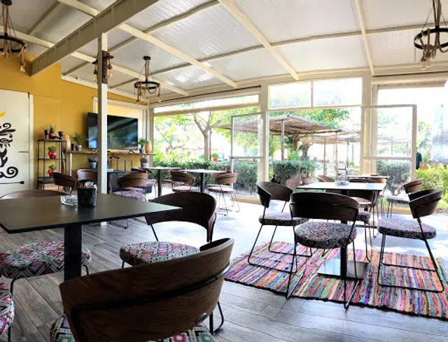 Fratelli Beach Bar - Photo 3