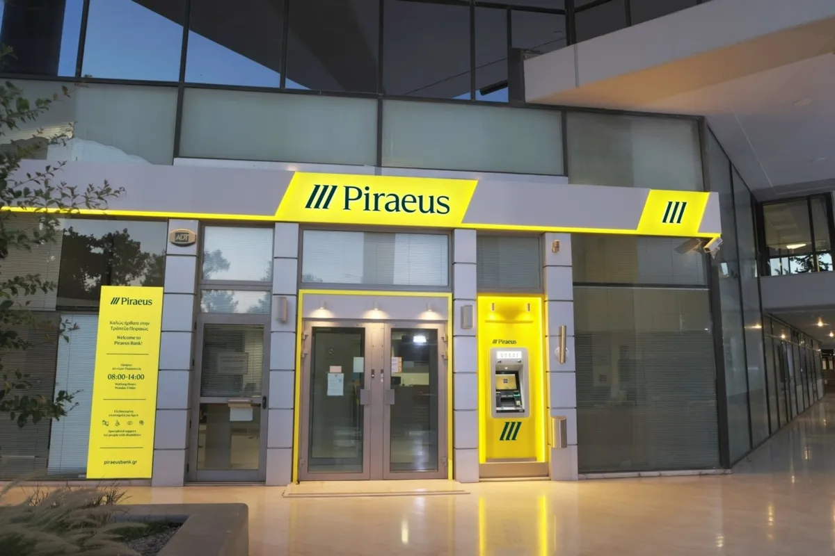 Piraeus Bank - Photo 1