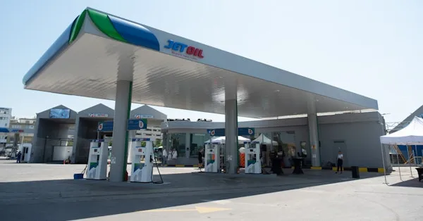 Jet Oil - Photo 1