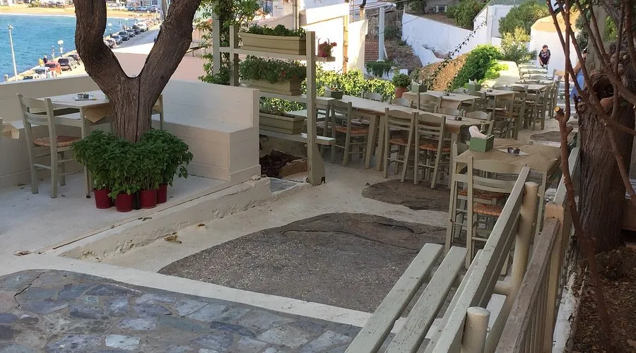 Stroggylis' Hangout - Photo 2