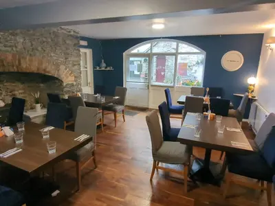 Crank Road Restaurant & Cafe - Photo 1