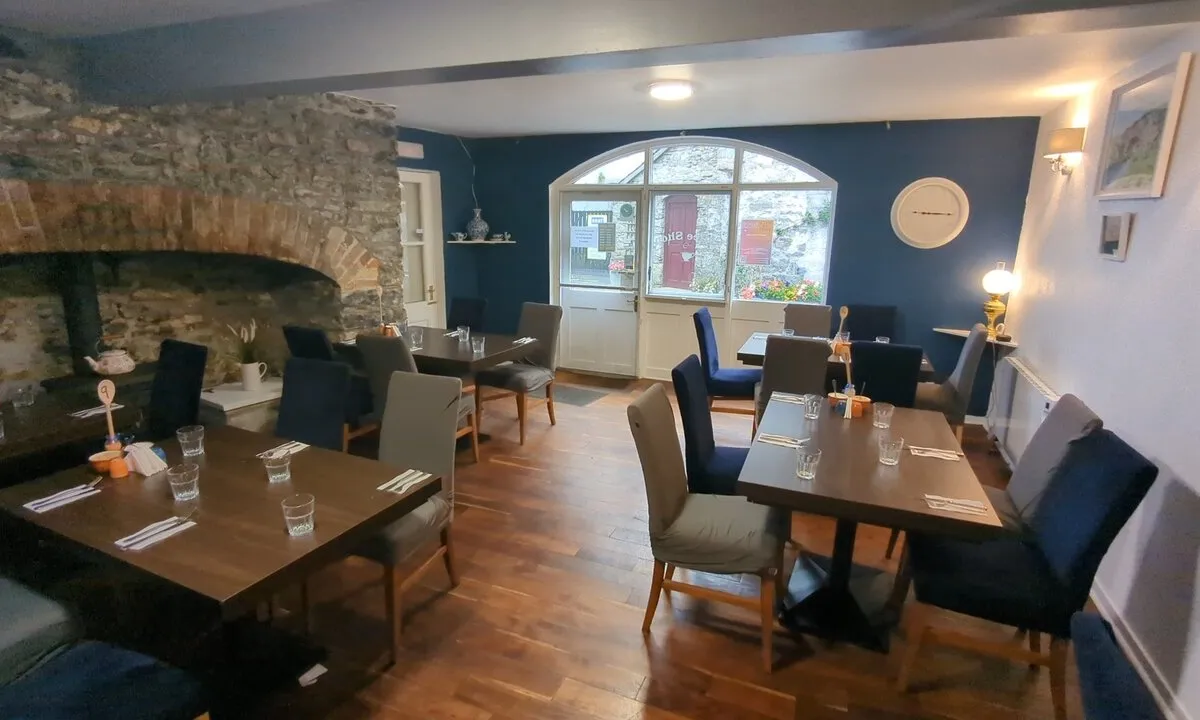 Crank Road Restaurant & Cafe - Photo 1