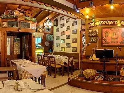 Mantala Greek Taverna - Photo 2