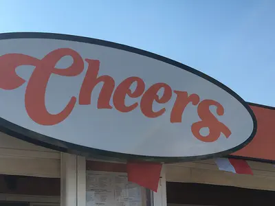 Cheers - Photo 2