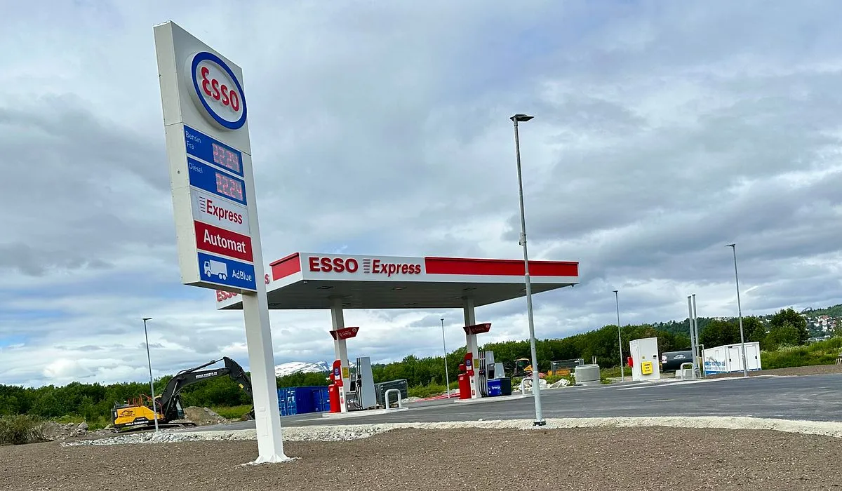 Esso Express Tomasjord - Photo 1