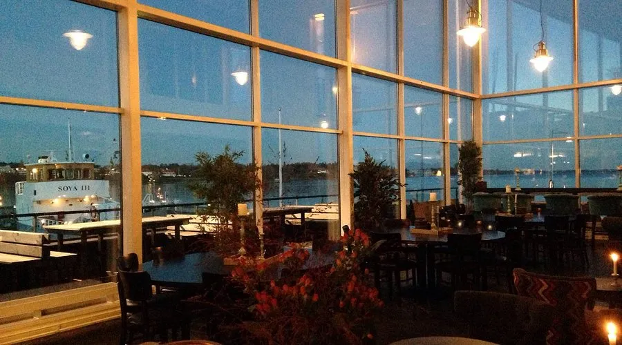 Pier 16 - Photo 1