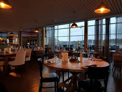 Pier 16 - Photo 2