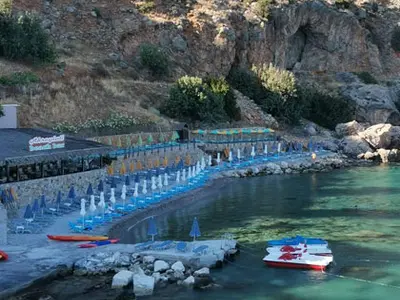 Akroyiali beach bar - Photo 3
