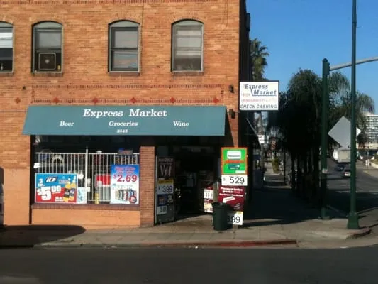 Express Market - Photo 1