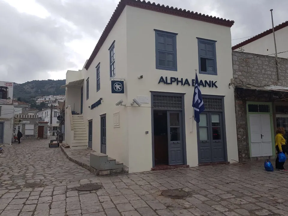 Alpha - Photo 3