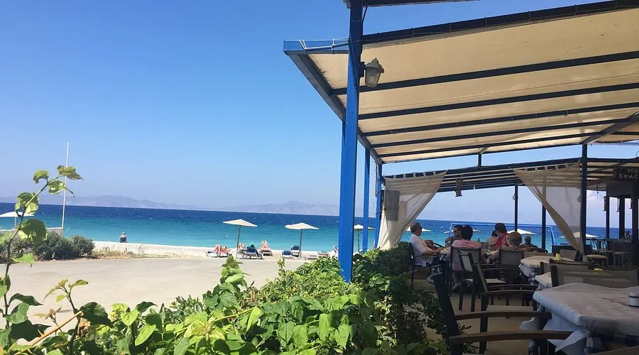 Diamantoula Beach Taverna - Photo 1