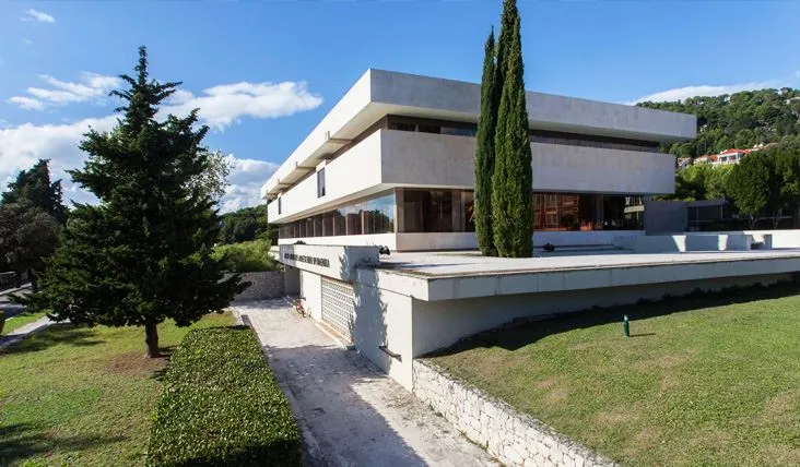 Muzej hrvatskih arheoloških spomenika - Photo 2