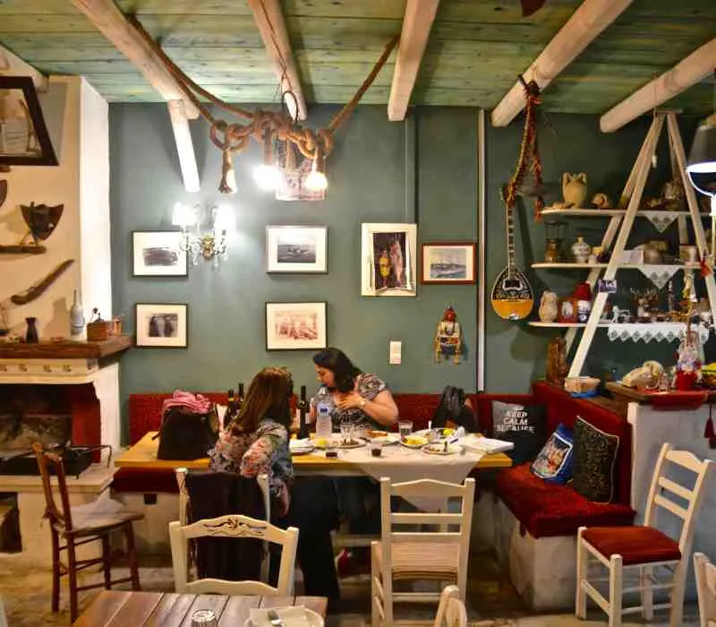 Costa Rica Restaurant - Photo 2