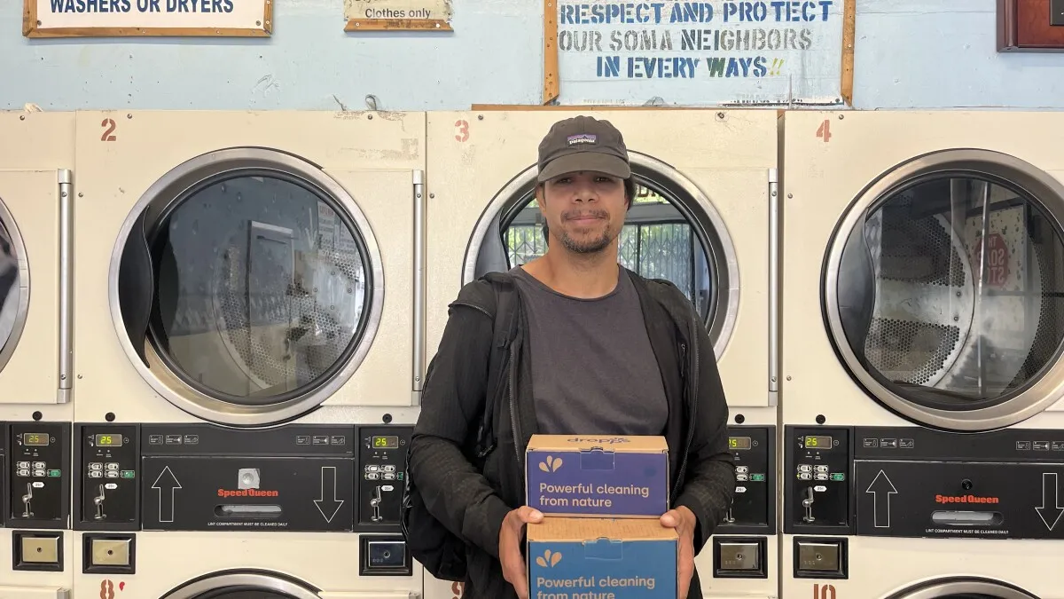 Laundry Center - Photo 3