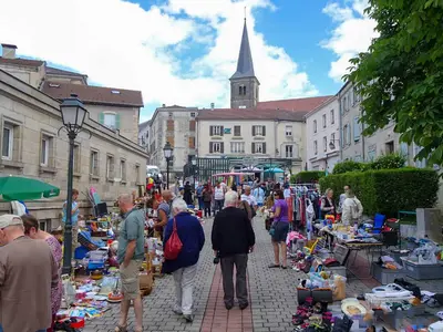 Marché de Fontenoy-Le-Château - Photo 2