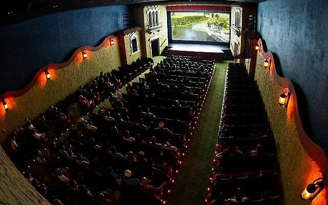 Garden Theatre - Photo 2