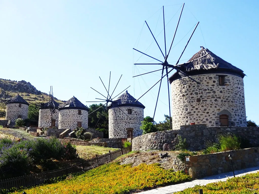 Windmill - Photo 4